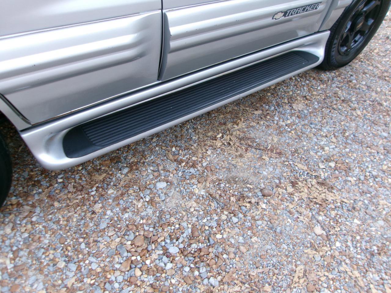 Used 2001 Chevrolet Tracker LT AWD/4WD image 16