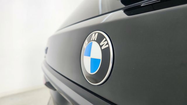 Used 2024 BMW X7 xDrive40i w/ M Sport Package image 17