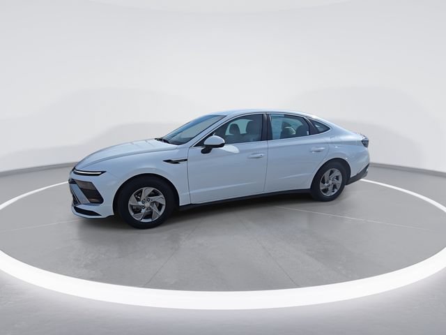 Used 2025 Hyundai Sonata SE FWD image 4