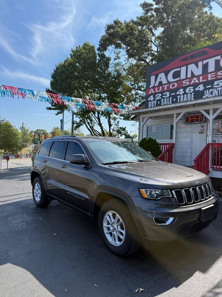 Used 2019 Jeep Grand Cherokee Laredo RWD image 6