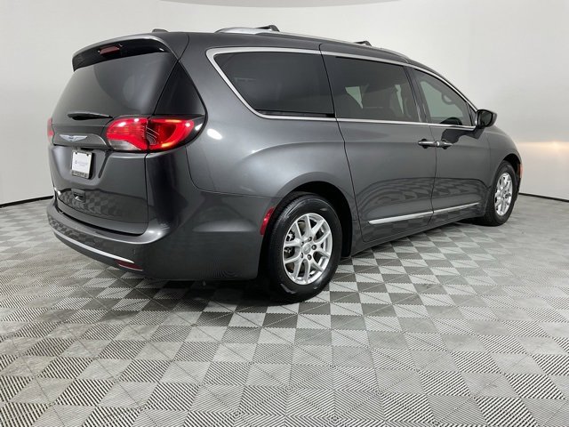 Used 2020 Chrysler Pacifica Touring-L image 10