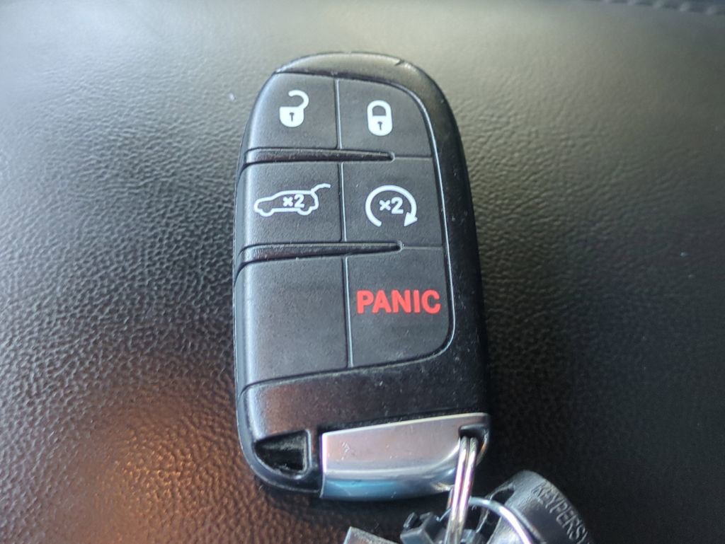 Used 2018 Jeep Grand Cherokee Limited w/ Trailer Tow Group IV image 32