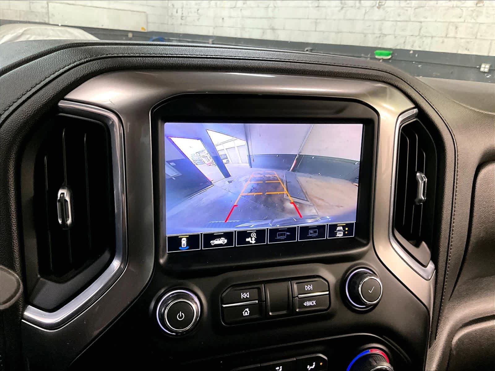 Used 2021 Chevrolet Silverado 1500 LTZ AWD/4WD image 23