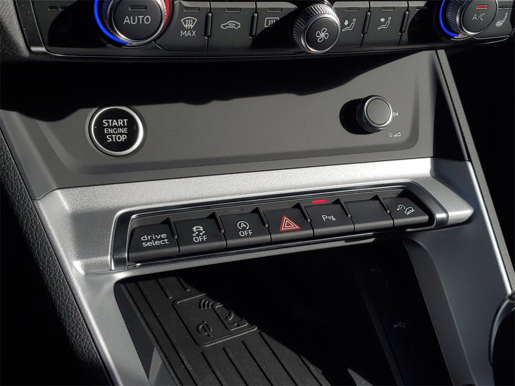 New 2025 Audi Q3 2.0T Premium image 13