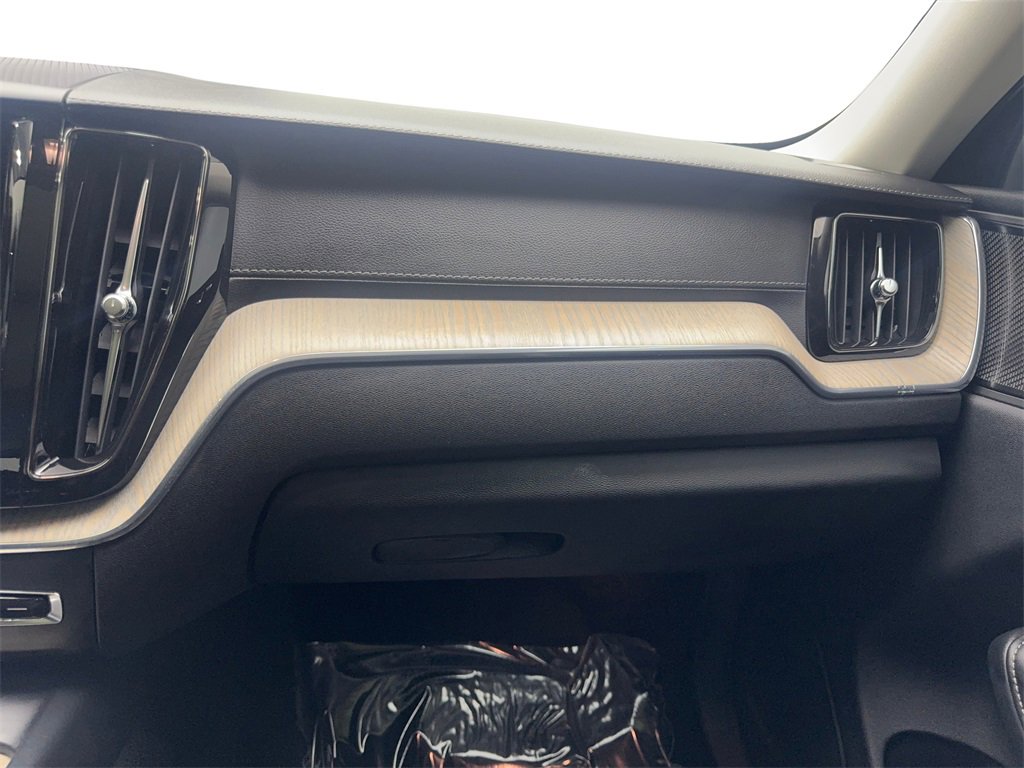 Used 2022 Volvo XC60 B5 Inscription w/ Protection Package Premier image 59