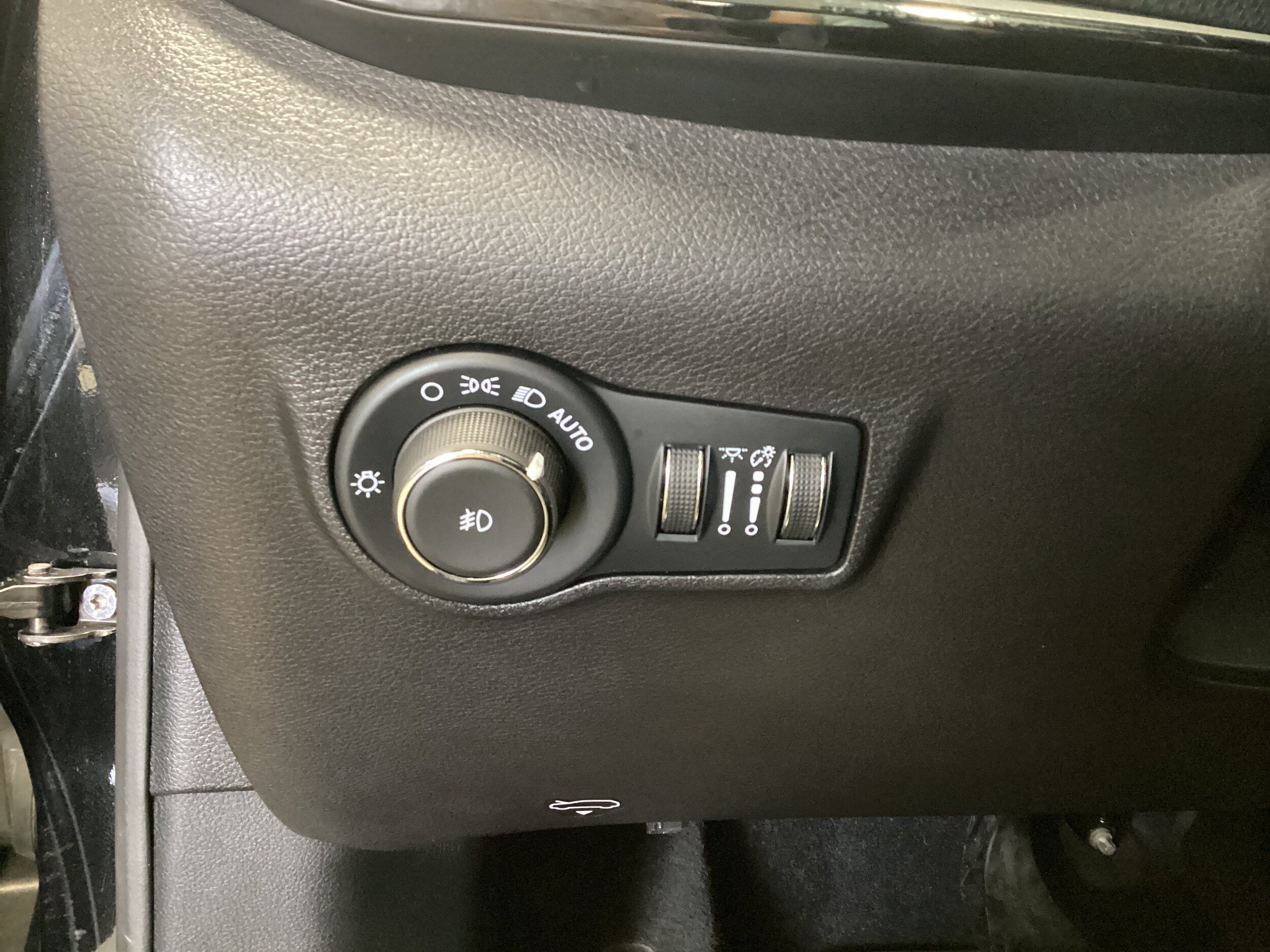 Used 2025 Jeep Compass Trailhawk w/ Trailhawk Elite Group AWD/4WD image 21