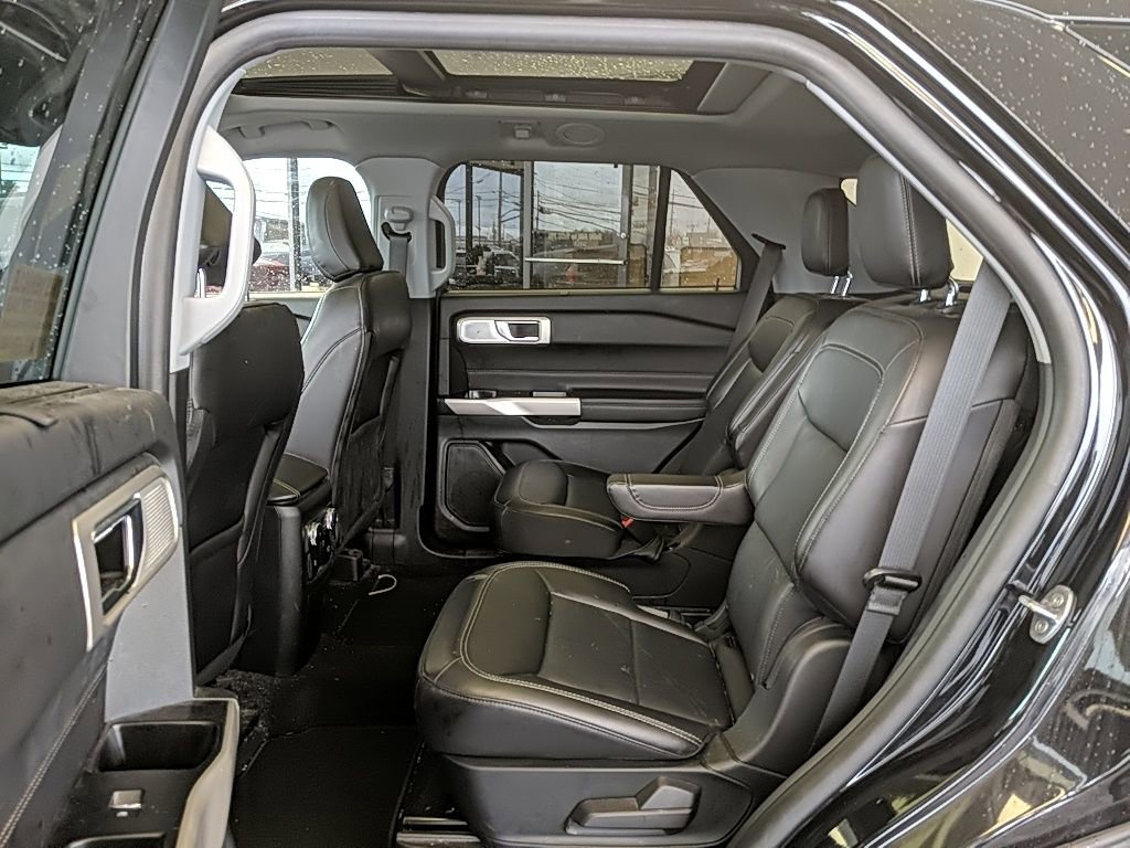 Used 2023 Ford Explorer Limited w/ Limited Technology Package image 14