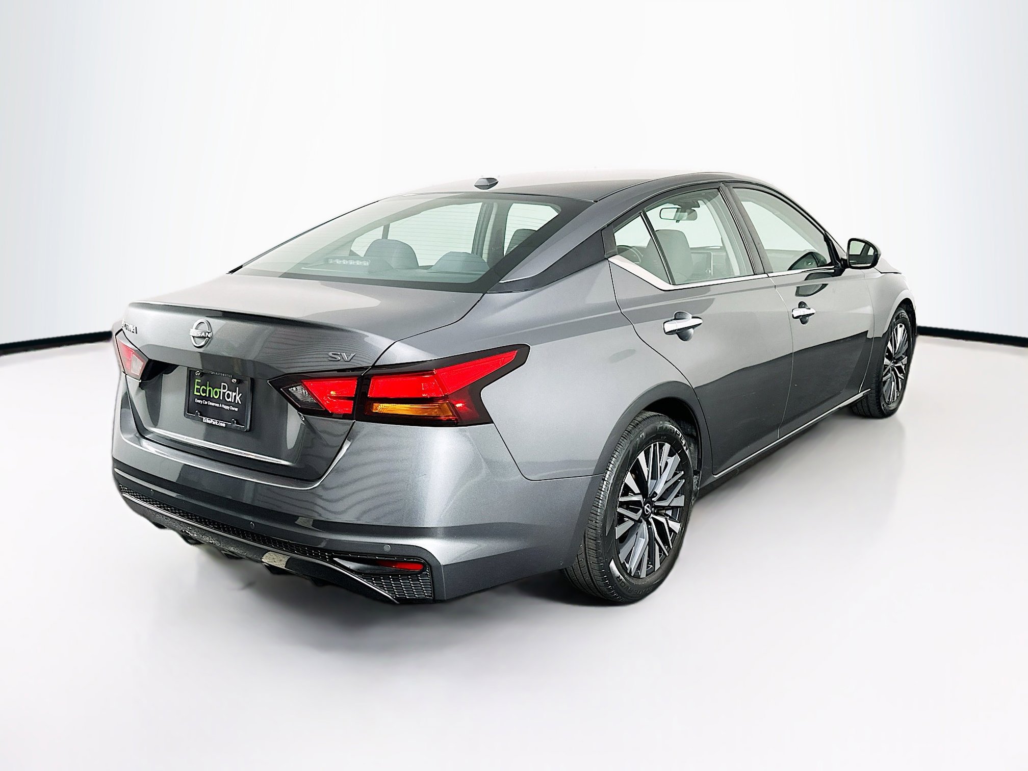 Used 2023 Nissan Altima 2.5 SV FWD image 9