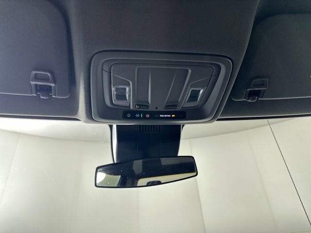 Used 2023 Chevrolet Silverado 1500 Custom image 24