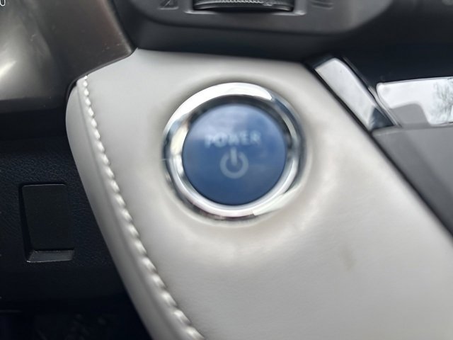 Used 2018 Toyota RAV4 Limited w/ Advanced Technology Package image 28