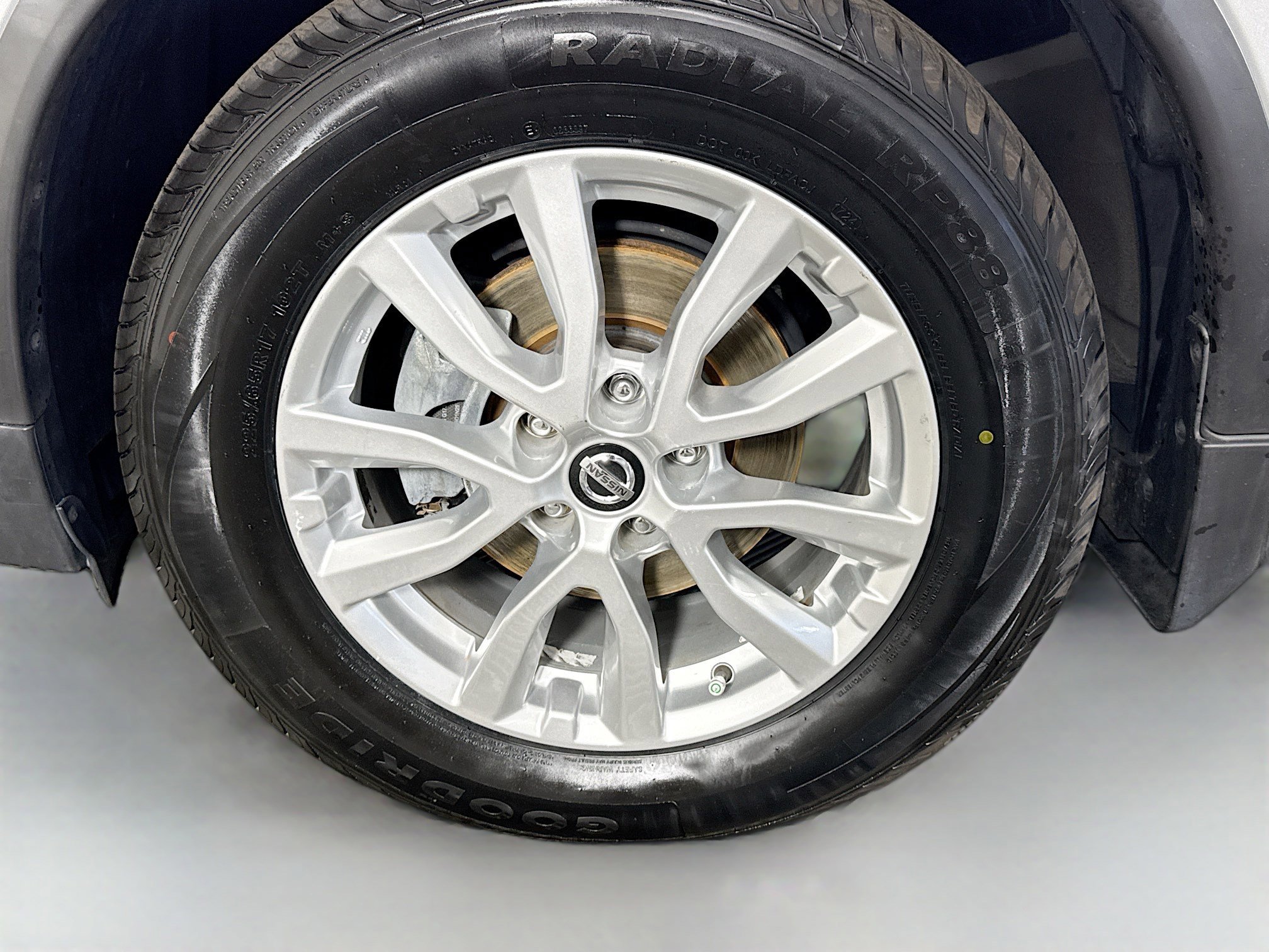 Used 2019 Nissan Rogue SV image 38