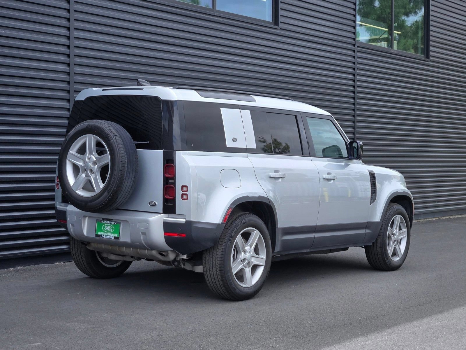 Used 2020 Land Rover Defender 110 SE AWD/4WD image 7
