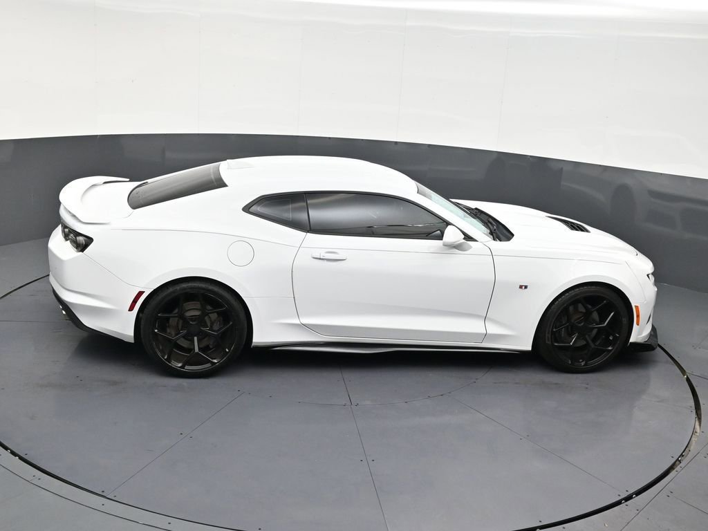 Used 2019 Chevrolet Camaro SS image 18