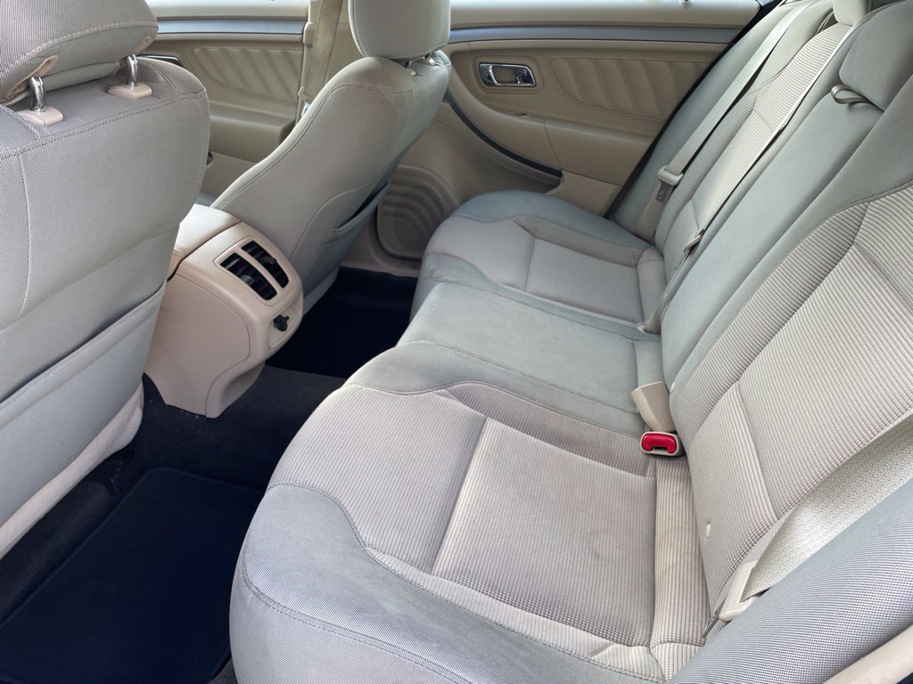Used 2014 Ford Taurus SEL w/ Equipment Group 201A FWD image 13