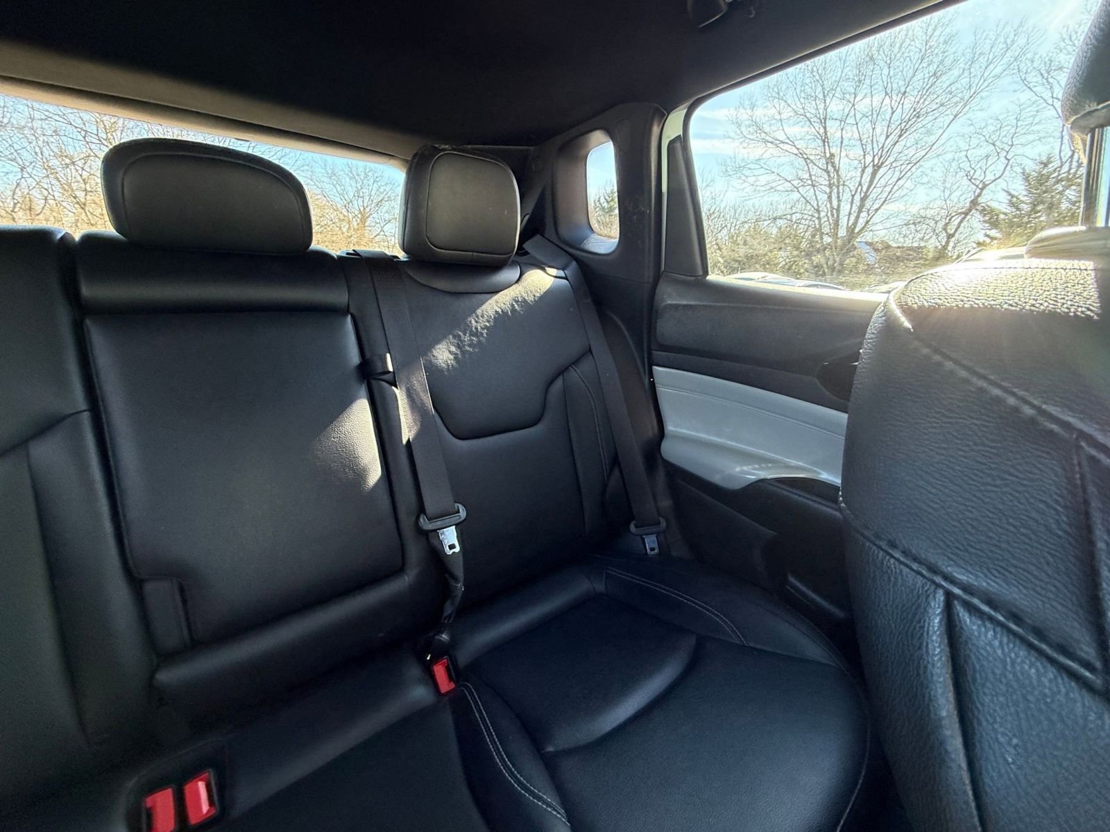 Used 2025 Jeep Compass Limited image 38