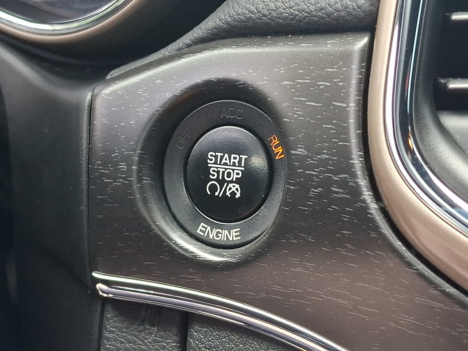 Used 2016 Jeep Grand Cherokee Limited AWD/4WD image 22