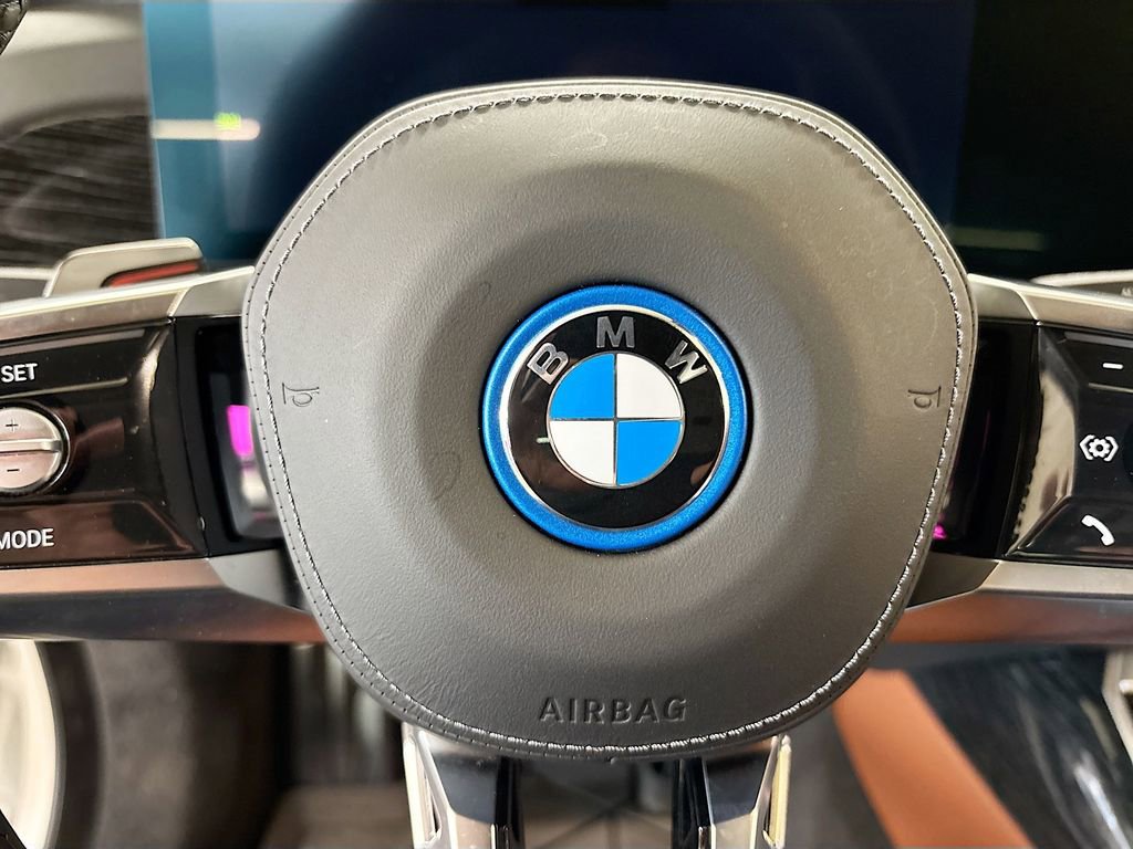 Used 2024 BMW i7 xDrive60 AWD/4WD image 23