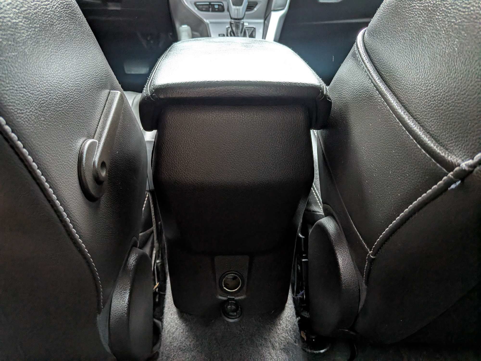 Used 2014 Ford Focus Titanium FWD image 15