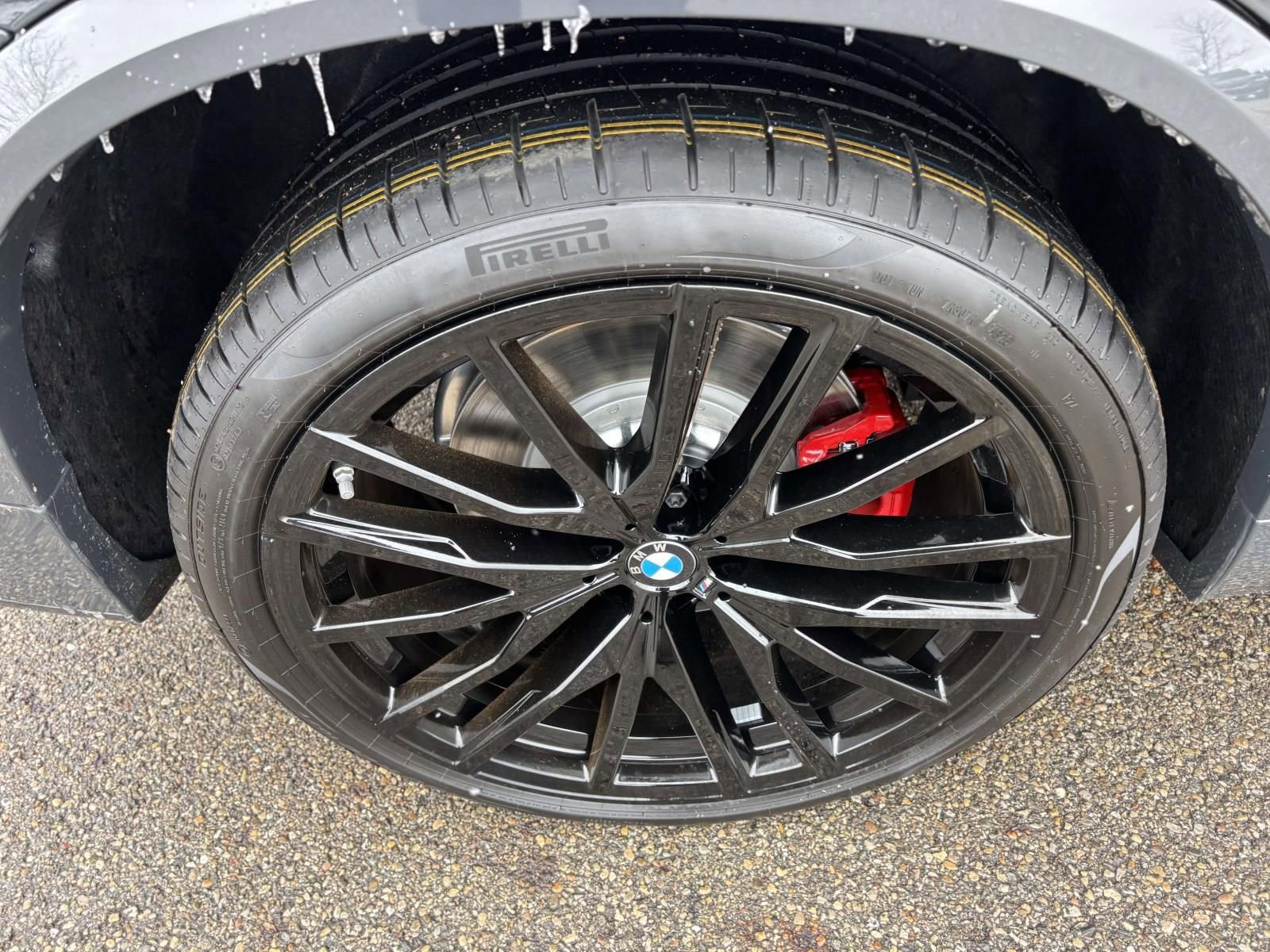 New 2026 BMW X5 M60i w/ Executive Package image 10