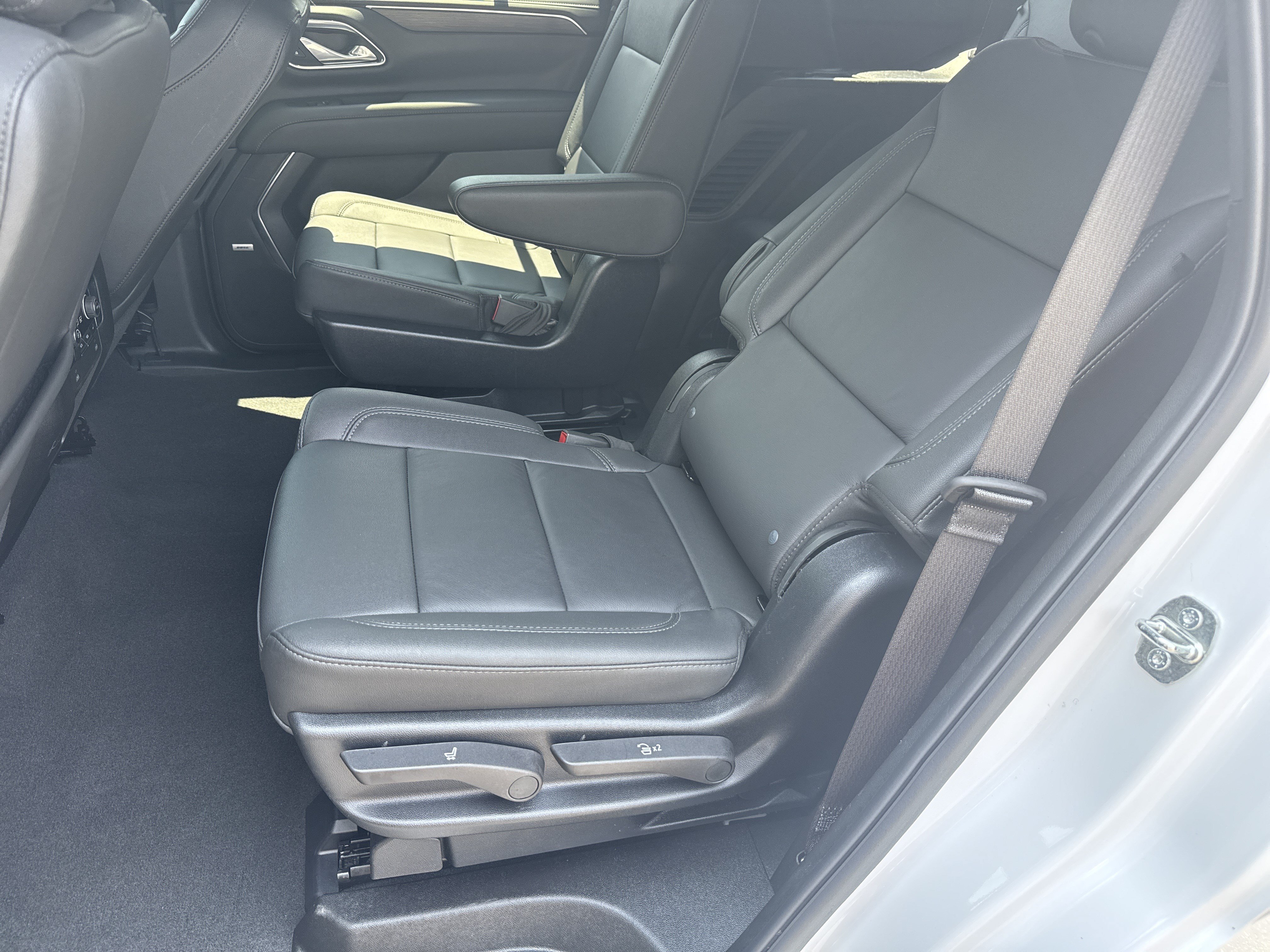 Certified 2024 Chevrolet Tahoe Z71 w/ Luxury Package AWD/4WD image 24