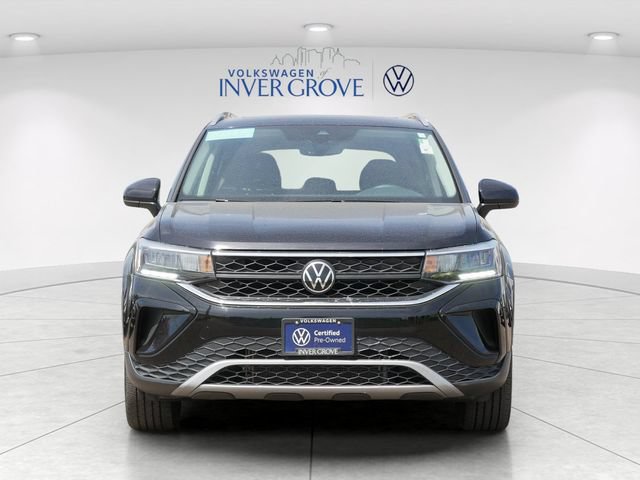 Certified 2023 Volkswagen Taos SE w/ Panoramic Sunroof Package AWD/4WD image 2