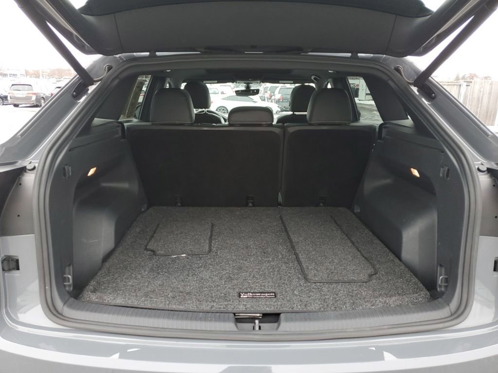 Used 2021 Volkswagen Atlas Cross Sport SE image 37