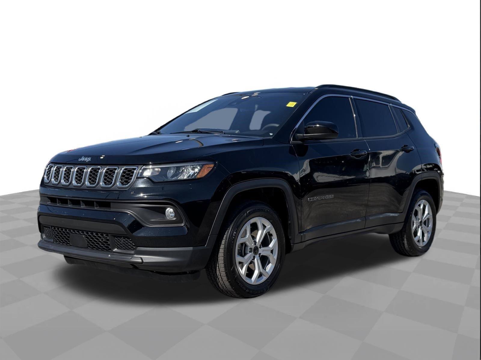 Used 2025 Jeep Compass Latitude AWD/4WD image 1