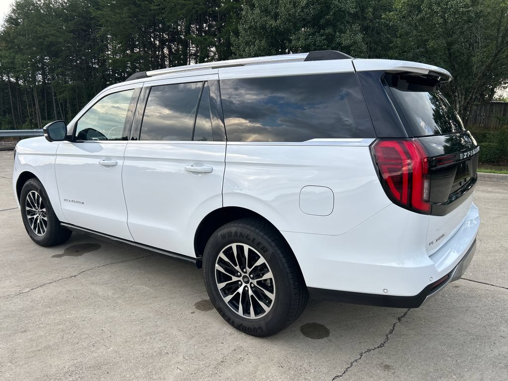 Used 2025 Ford Expedition Platinum AWD/4WD image 3