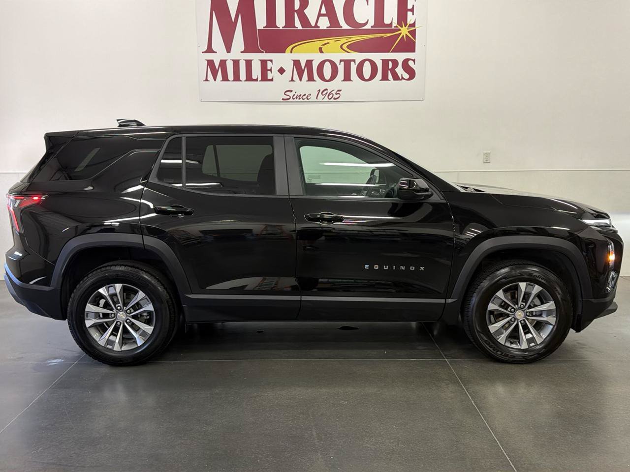 Used 2026 Chevrolet Equinox LT AWD/4WD image 23