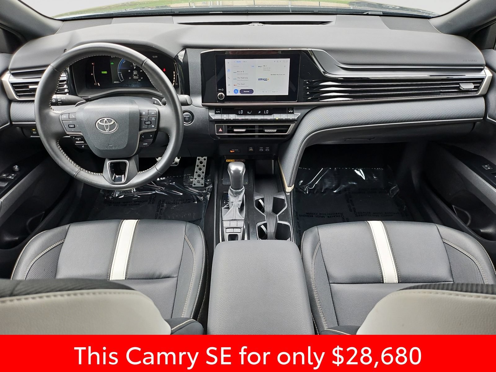 Used 2025 Toyota Camry SE FWD image 16