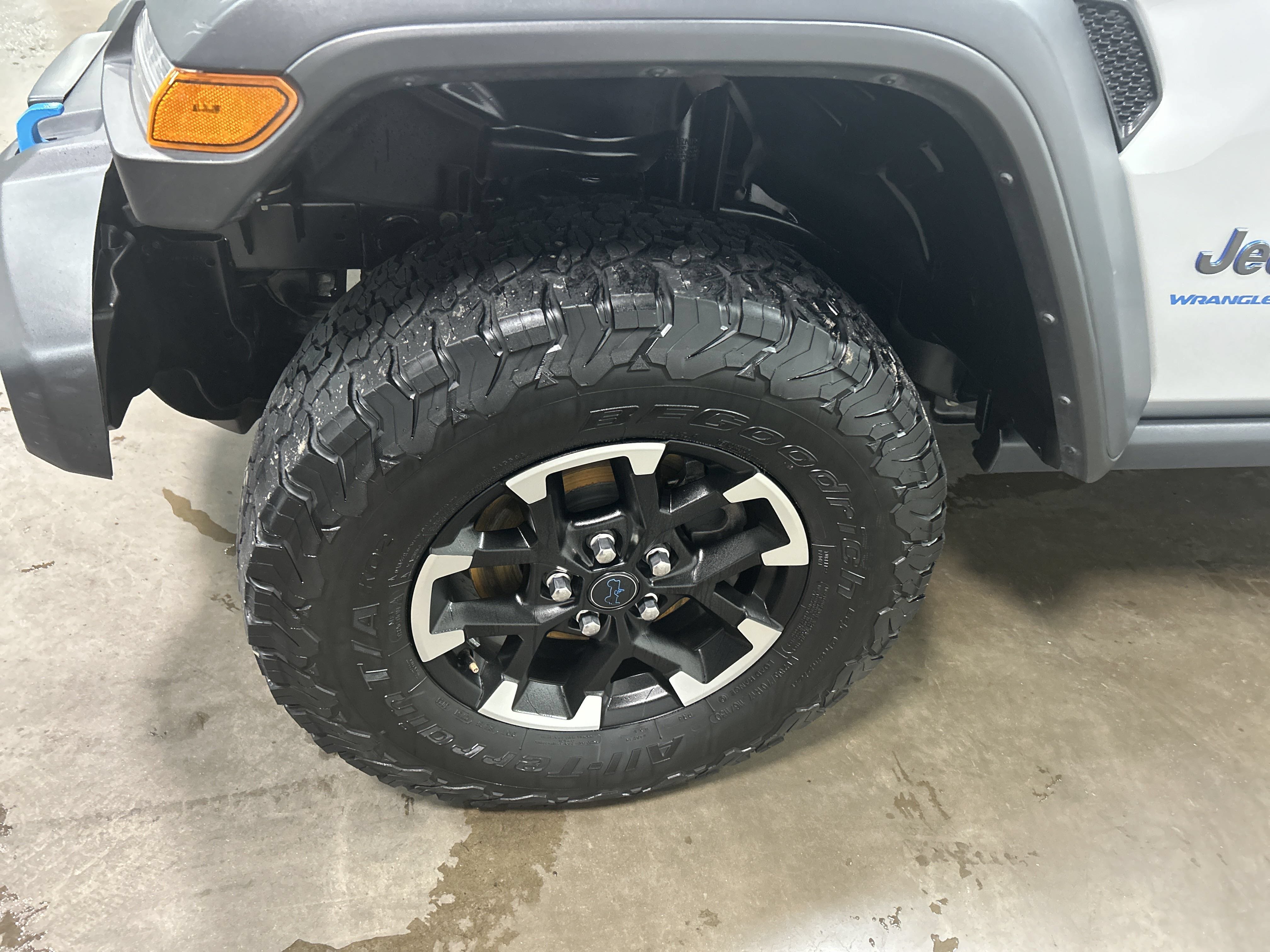 Used 2024 Jeep Wrangler Unlimited Rubicon 4xe AWD/4WD image 9