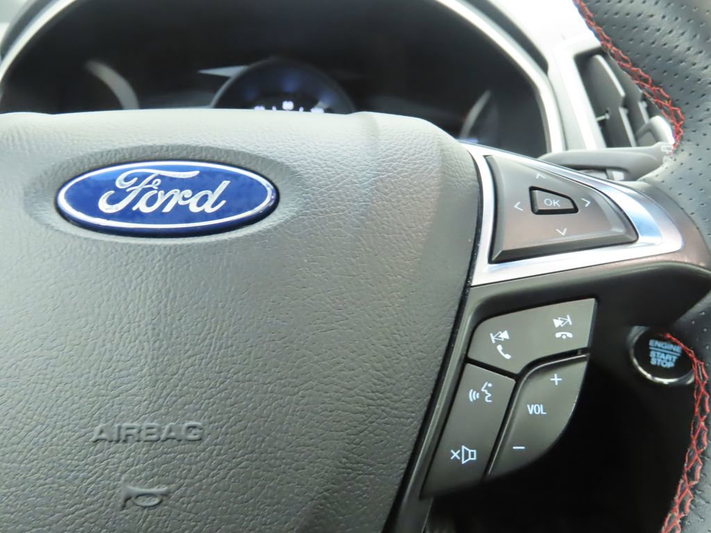 Used 2020 Ford Edge ST-Line w/ Cold Weather Package image 12