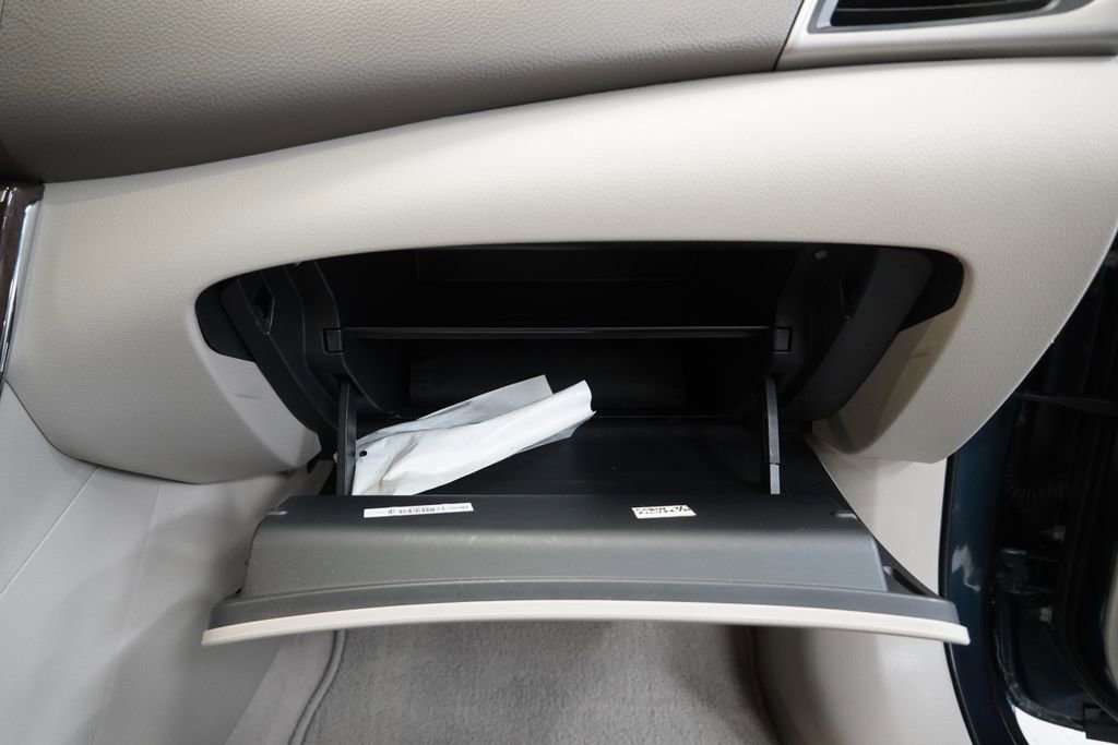 Used 2014 Nissan Sentra SL w/ Premium Package FWD image 35