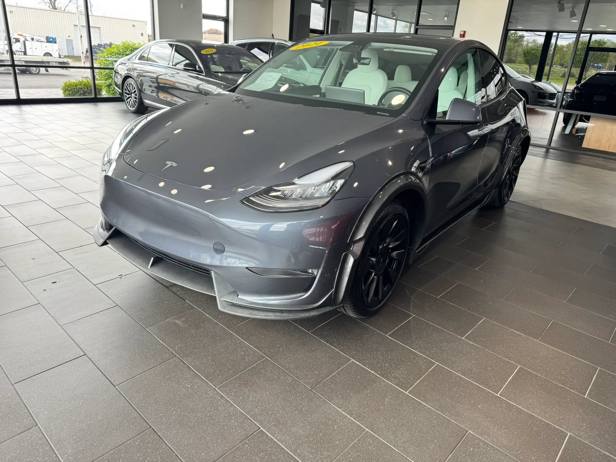 Used 2021 Tesla Model Y Long Range AWD/4WD image 4