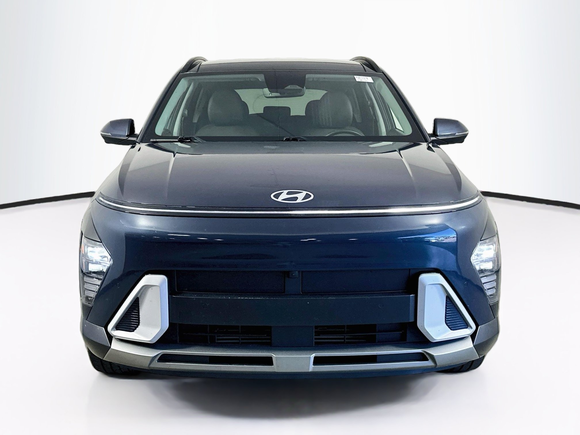 Used 2024 Hyundai Kona Limited FWD image 2