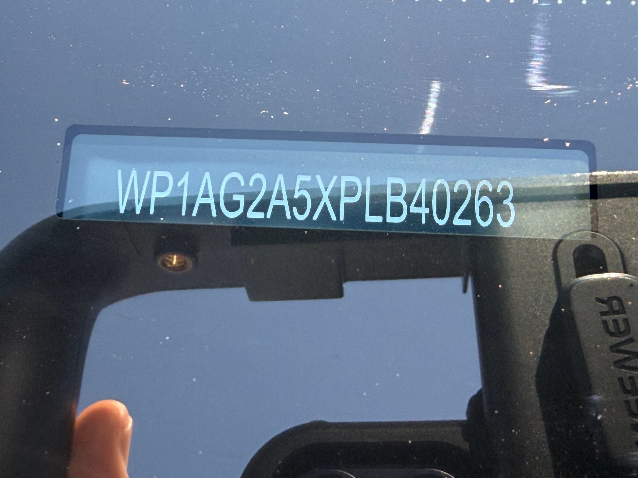 Certified 2023 Porsche Macan S AWD/4WD image 33
