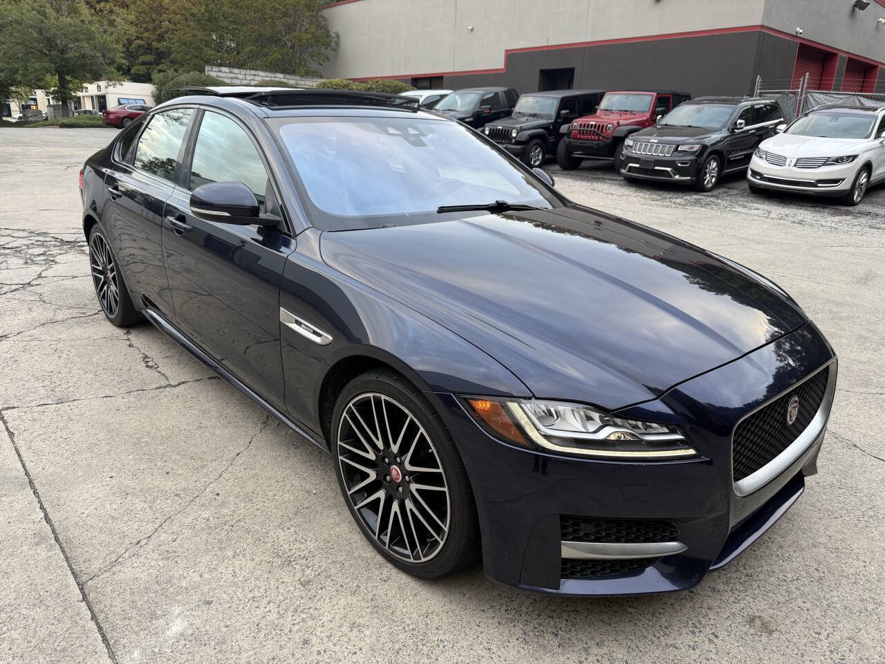 Used 2018 Jaguar XF R-Sport AWD/4WD image 12