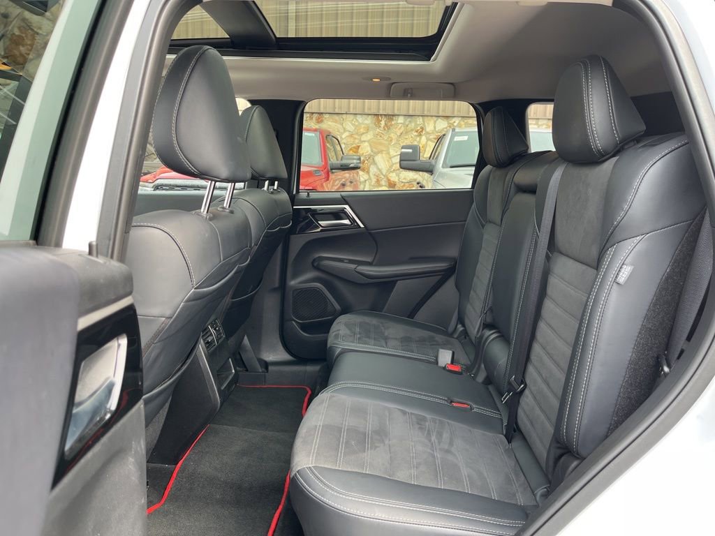 Used 2024 Mitsubishi Outlander Ralliart AWD/4WD image 43