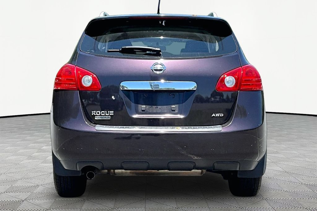 Used 2014 Nissan Rogue S w/ Convenience Package AWD/4WD image 6