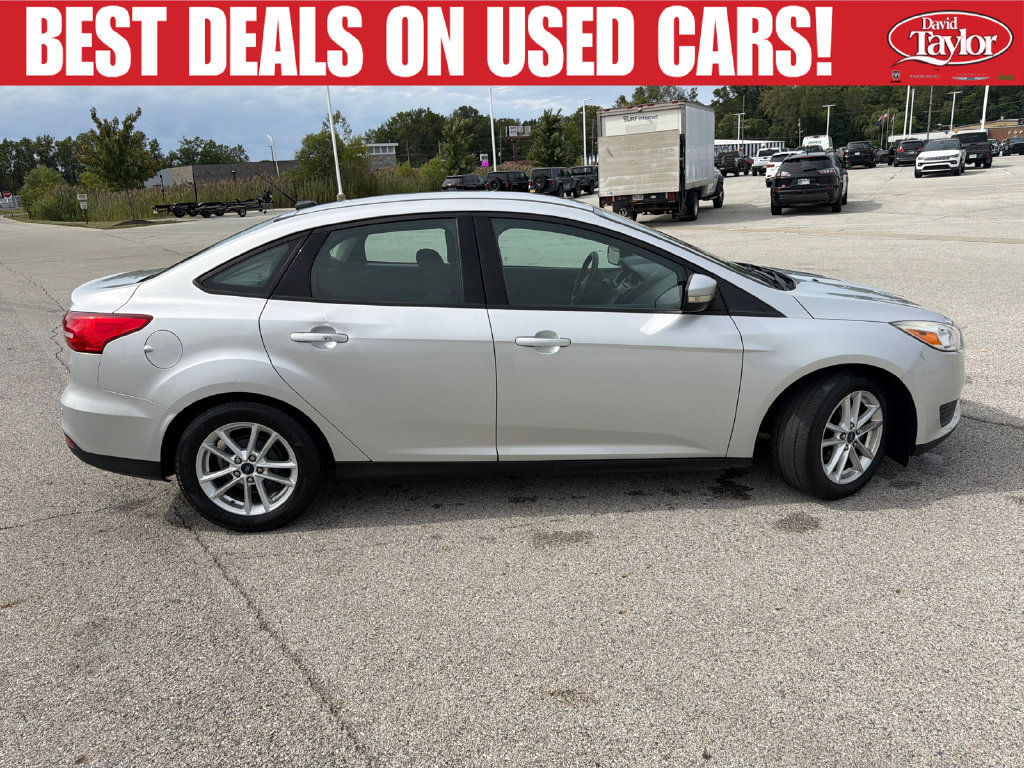 Used 2015 Ford Focus SE w/ SE Cold Weather Package FWD image 2