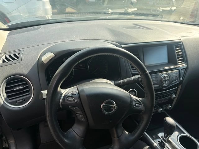 Used 2016 Nissan Pathfinder SV AWD/4WD image 7