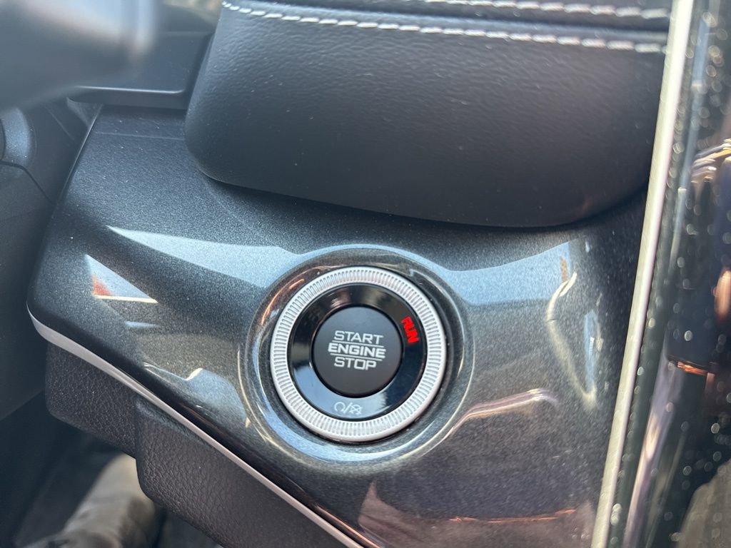 Used 2023 Jeep Grand Cherokee Laredo w/ Luxury Tech Group I image 31