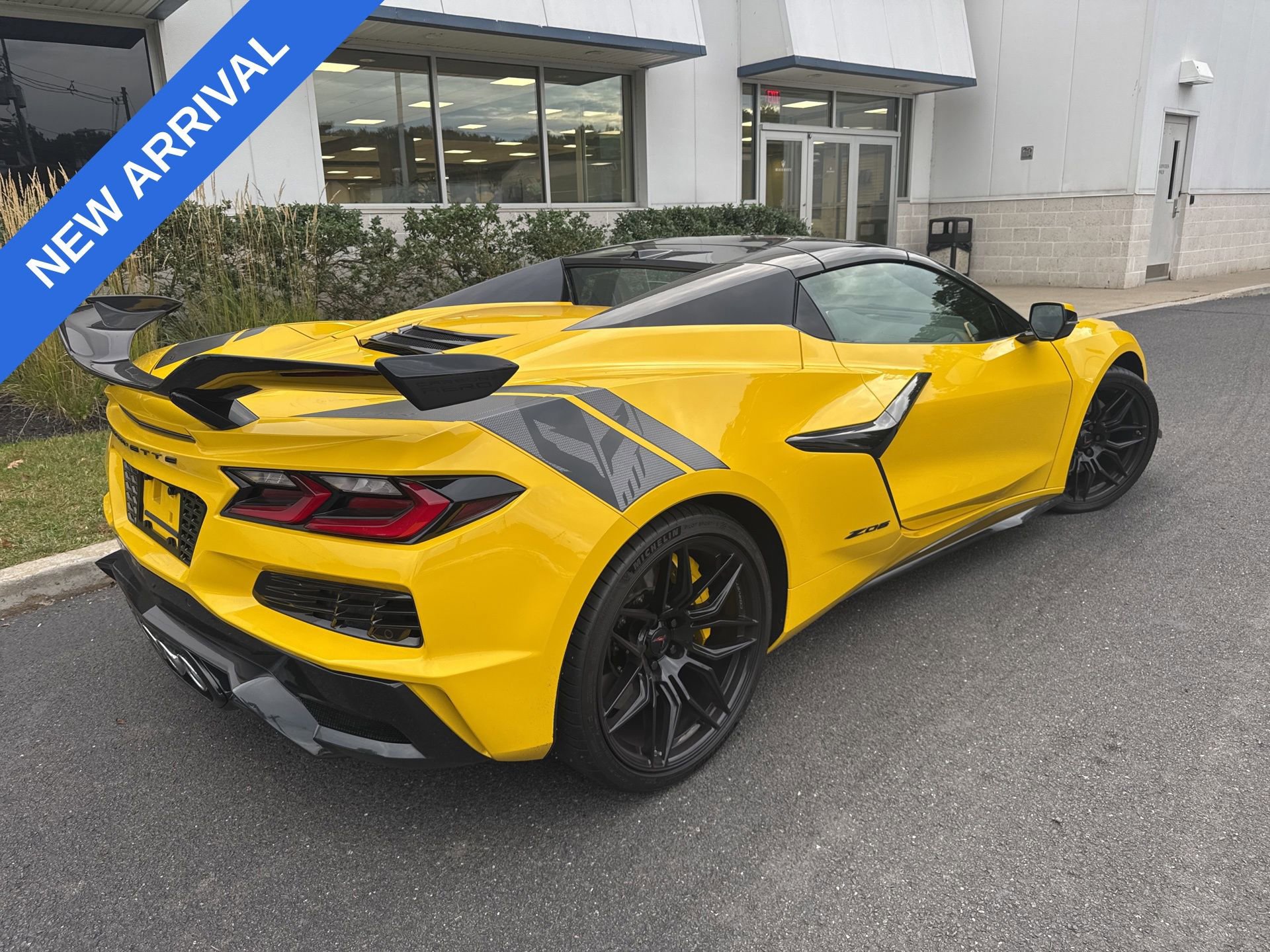 Used 2025 Chevrolet Corvette Z06 image 2