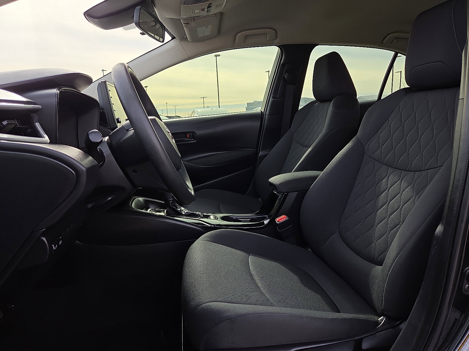 Used 2022 Toyota Corolla LE image 15