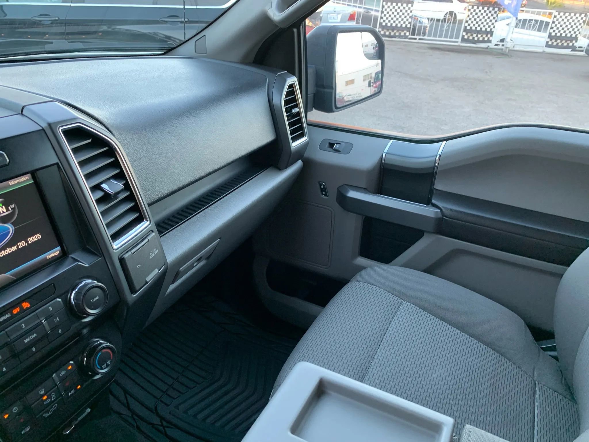 Used 2015 Ford F150 XLT w/ Equipment Group 302A Luxury image 17