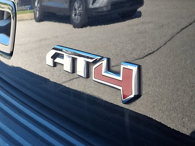 Used 2024 GMC Yukon XL AT4 w/ Technology Package AWD/4WD image 32