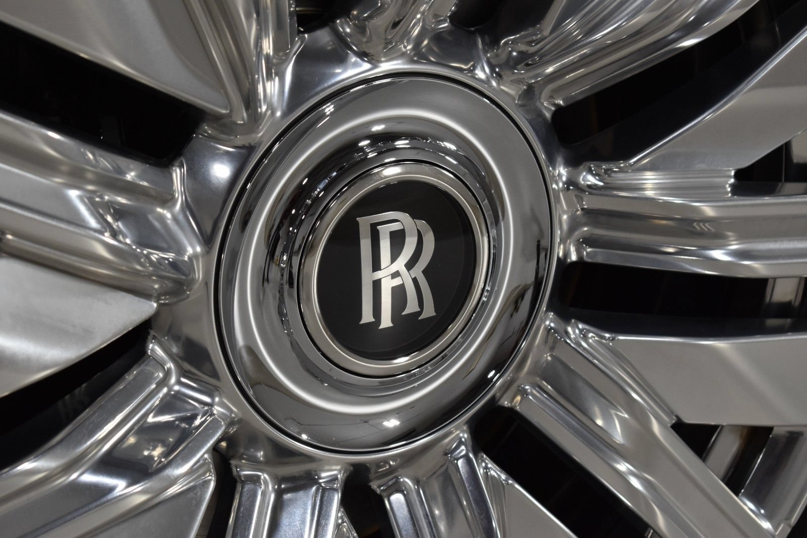 Certified 2025 Rolls-Royce Ghost AWD/4WD image 13