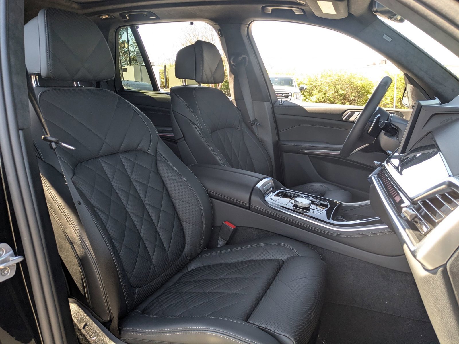 Used 2025 BMW X5 M60i w/ Executive Package image 23