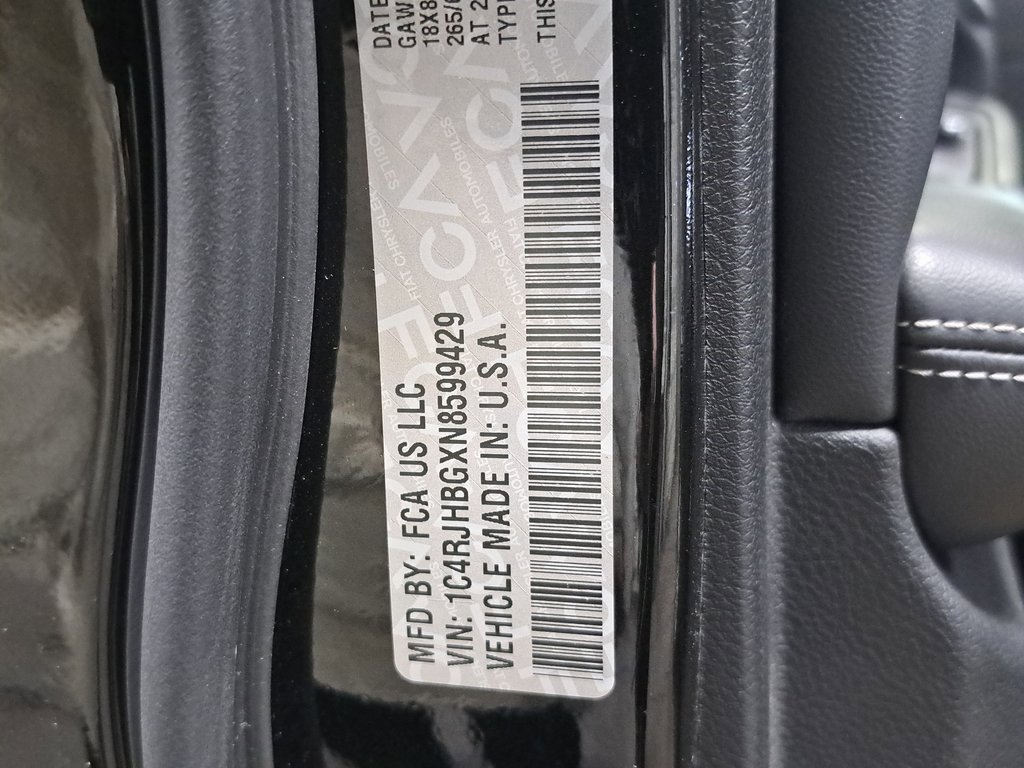 Certified 2022 Jeep Grand Cherokee Limited w/ Luxury Tech Group II image 35