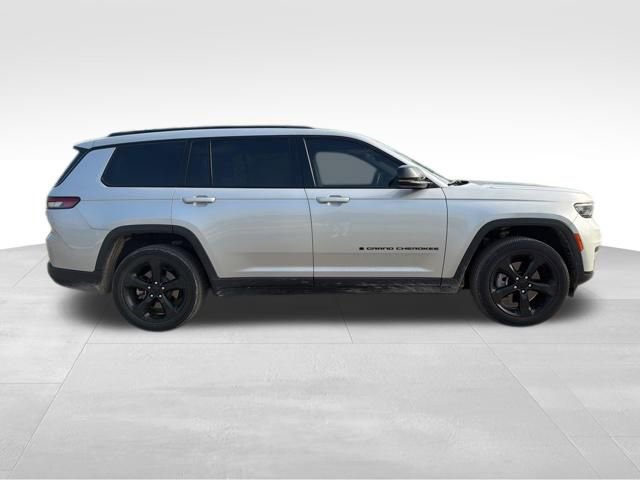 Used 2022 Jeep Grand Cherokee L Laredo AWD/4WD image 2